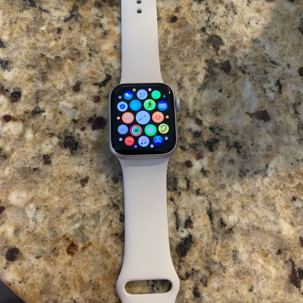 Apple 5 watch - Picture 2 of 2